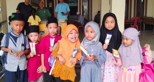 PT Yili Indonesia Dairy Bagi-bagi Es Krim Joy Kepada Pasien Kanker Anak
