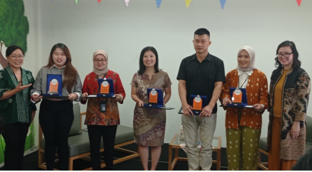 Pendiri dan Managing Director My JCDC Nadia Imanuella (kanan) berfoto pada Special Career Day 2025 di My JCDC, Kedoya, Jakarta Barat.